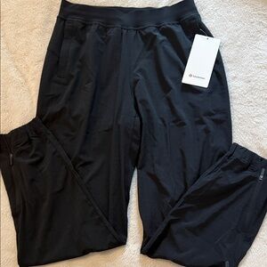 Lululemon Athletica Adapted State Perforated Jogger, size 6 NWT